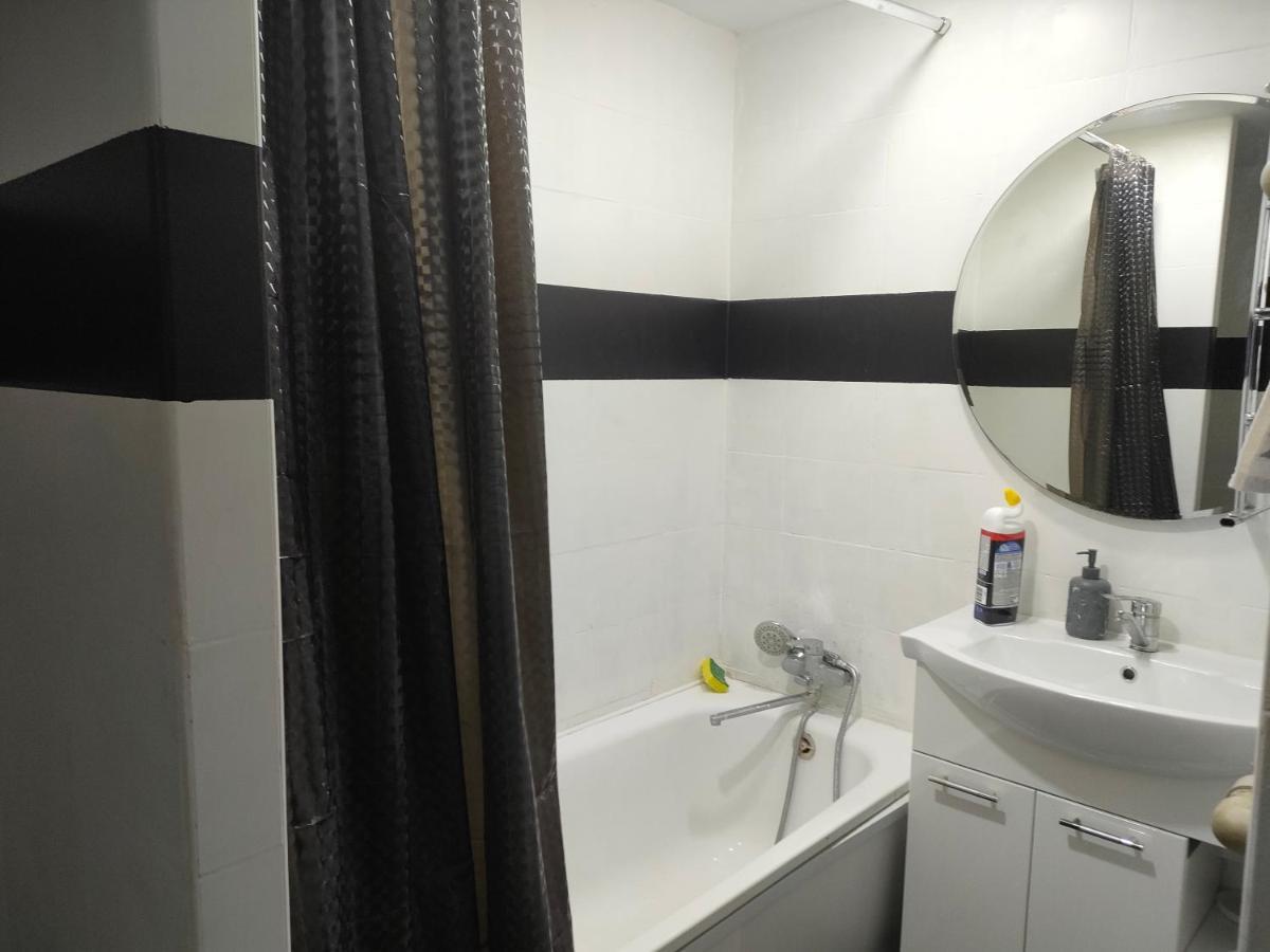 Двухкомнатная Квартира В Самом Центре Актобе Extérieur photo